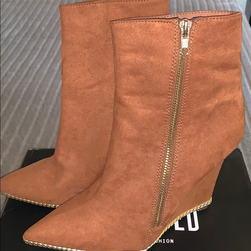 Boots( worn once)